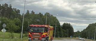 Brand i terrängen nära värmeverk