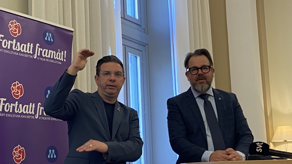 I Eskilstuna är det den politiska majoriteten och deras högste företrädare kommunstyrelsens ordförande Jimmy Jansson (S) och kommunstyrelsens andre vice ordförande Jari Puustinen (M) som bestämmer.