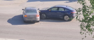 Två bilar i krock i Boden – ingen person skadad
