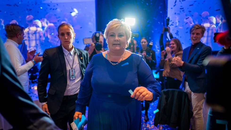 Norges statsminister Erna Solberg lämnar Høyres valvaka.