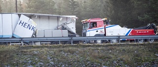 Påkörda lastbilsföraren: "Vaknade av en jävla smäll"