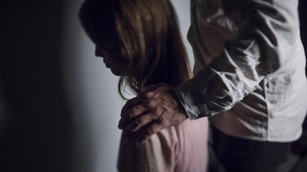 Ny bok vittnar om en kultur av utbredda sexuella trakasserier inom svensk polis.