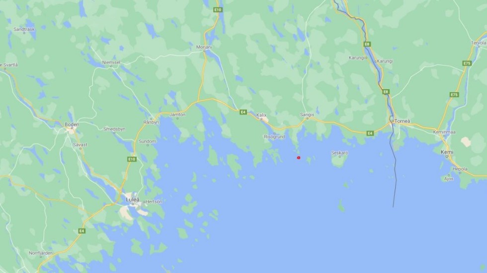Strax söder om ön Repskär i Kalix yttre skärgård ligger den ön Lilla gubben. Den gör skäl för namnet och är så liten att den inte syns på kartan.