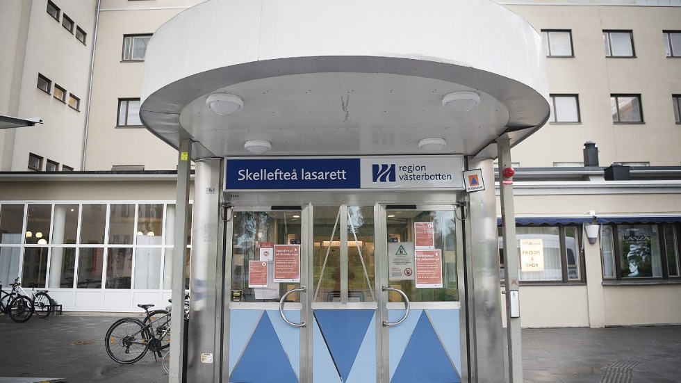 "Just nu pågår regionens största satsning på sjukvården i Skellefteå sedan lasarettet byggdes", menar Socialdemokraterna i sin replik till Centerpartiet.