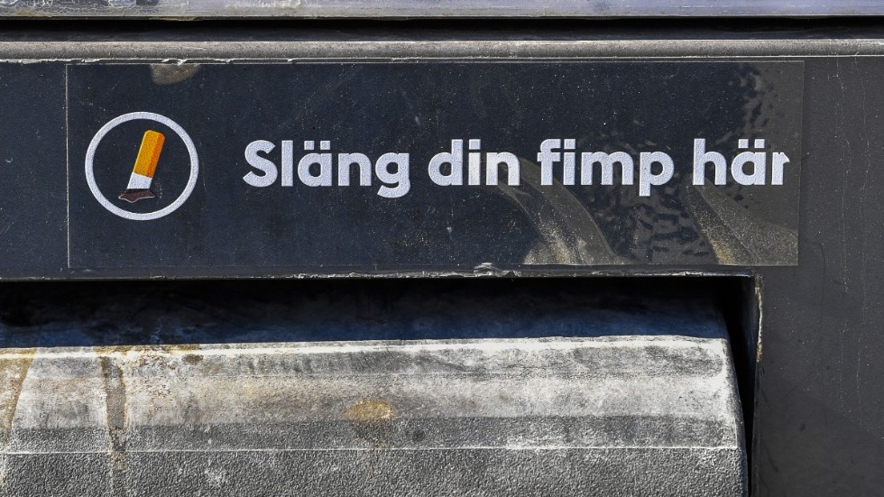 När man rör sig i Linköpings centrum kan man inte undgå att lägga märke till alla fimpar på marken, skriver insändarskribenten.