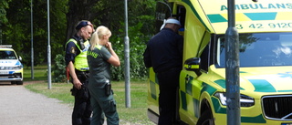 Polis utsatt för mordförsök – påkörd i Åbackarna