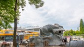 13 ton konst monteras i Stadsparken
