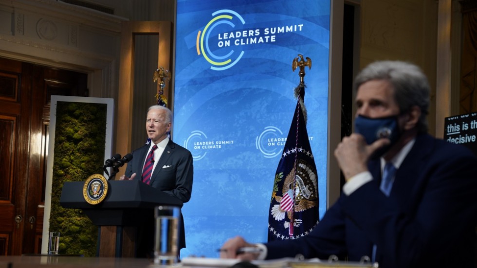Den amerikanske presidenten Joe Bidens stora globala klimatsamtal syftar till att sudda Trump-tidens klimatförnekande. Men Sverige fick på nåder bara göra ett litet gästspel.