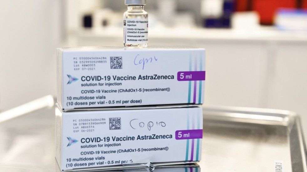 I Katrineholm är det tydligen bara företaget iDoc som utför vaccinering av fjärde dosen mot covid-19, skriver "Datavan 75-åring".