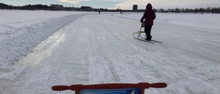 Vårsolen tär på isbanan vid Norrstrand 