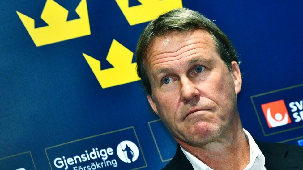 Tre Kronors förbundskapten Johan Garpenlöv tvingas göra ändringar i sin OS-trupp. Arkivbild.
