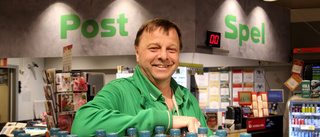 Butikens trotjänare slutar efter 45 år: "Jag har nog varit tryggheten för många"