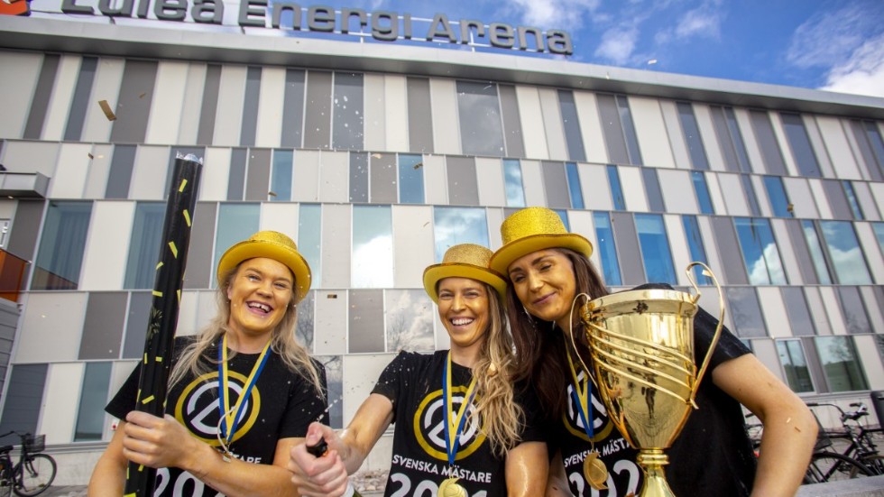Den gyllene 93-generationen Allis Nyström, Ellen Nyström och Josefin Vesterberg är en viktigt stomme i Luleå Basket.