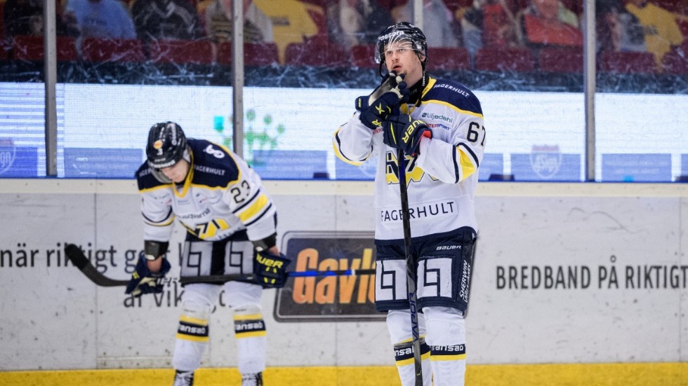 Christoffer Törngren, till höger, deppade när HV71 åkte ur SHL säsongen 2020/21.