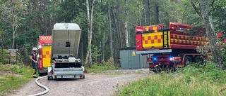 Bränder i skogen utanför Nyköping efter blixtnedslag: "Jättetorrt inunder"