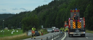Trafikolycka i Åby – personbil körde in i mitträcket
