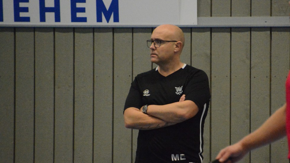 Michael Elmér fick se Vimmerby IBK stå upp bra mot Kalmarsund halva matchen på bortaplan. 
