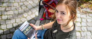 Josephine från Eskilstuna romandebuterar – på engelska: "Varit en dröm"