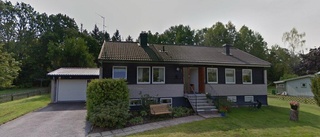64-åring ny ägare till 70-talshus i Alberga, Stora Sundby - prislappen: 2 550 000 kronor
