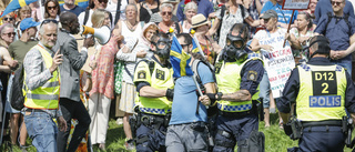 Polisen upplöste virusprotest i Stockholm