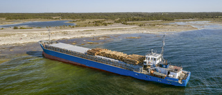 Lastfartyg på grund på Fårö