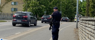 Polis med förstärkningsvapen på Nordanåsbron