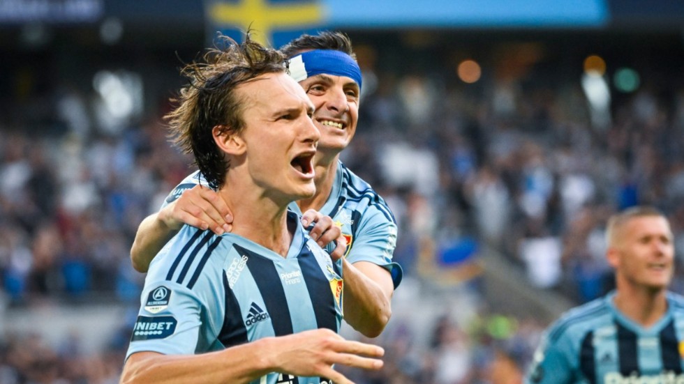 Hjalmar Ekdal firar sitt 2–0-mål i Djurgårdens 3–0-seger mot Apoel Nicosia.