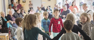 TV: Här dansar barnen på äldreboendet i Nyköping: "Man blir alldeles rörd och tårögd"
