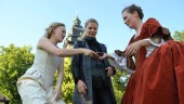Strängnäs egen opera har premiär i Månssons trädgård – spelar "Orpheus och Eurydike" med dragspel som komp