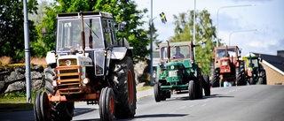 Traktorparaden — femton veterantraktorer deltog ”He tog en mil innan däcka vart runn”