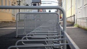 Över 100 nya cykelparkeringar i centrum – ska motverka parkeringskaos på Rådhustorget