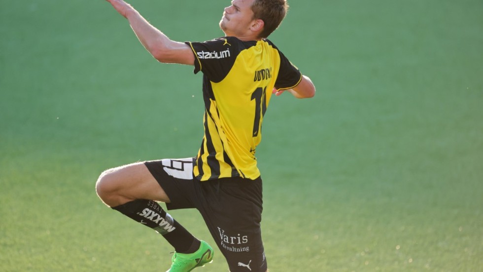 Oscar Uddenäs gjorde hattrick, i Häckens 5–0-seger, mot Helsingborgs på Bravida Arena.