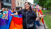 Kärlek och allvar när Katrineholm tågade med pride – "Jag vill att människor bara ska få vara människor"