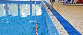 Kakelras i simbassäng stoppade tävling