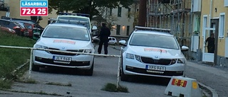 Polisman nära bli påkörd efter inbrott i Eskilstuna
