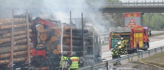 Lastbil i brand på E4