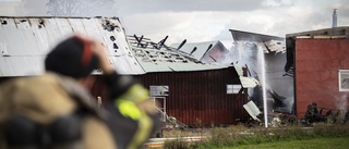 Polisen ska utreda dramatiska branden på gården: "Gör en bedömning i dag"