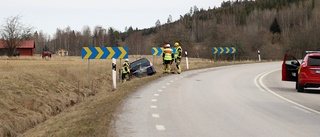 Trafikolycka vid vägarbete – bil backade ner i diket