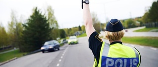 Bilist struntade i polisen – biljakt längs E22 • Föraren greps sedan på cykelbana i Västervik