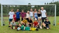 Grabbarna fixade eget fotbollsläger: "Lata sig är inget för oss"