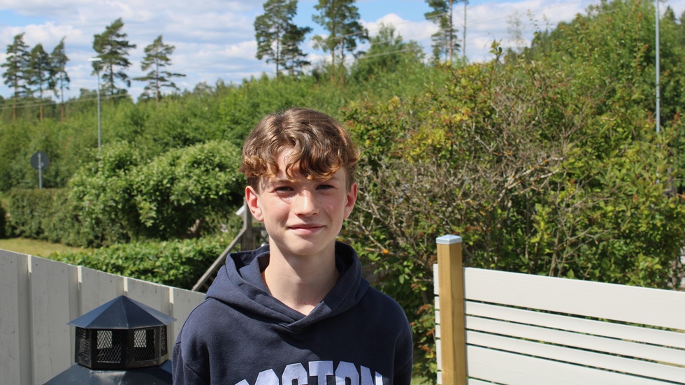 Alvar Hultqvist, 14, pendlar till Linköping för att spela teater under sommaren. "Jag är pirrig, men det ska bli kul", säger han.