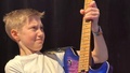 Tolvårig Uppsalagitarrist vill bli rockstjärna – får stipendium