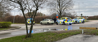 Polisinsats i Eskilstuna – flera bilar stoppade i samma område