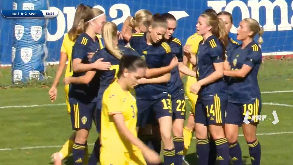 Agnes Karlsson gjorde landslagsdebut när Sveriges F17-landslag besegrade Rumänien med 3-1.