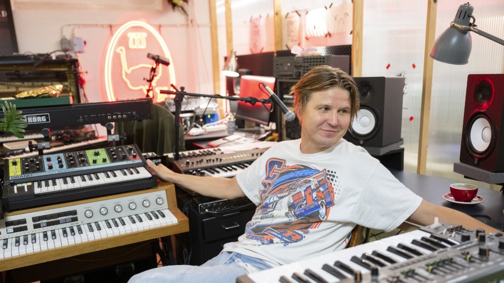 "Jag älskar den här källaren", säger Markus Krunegård om sin studio på Södermalm i Stockholm.