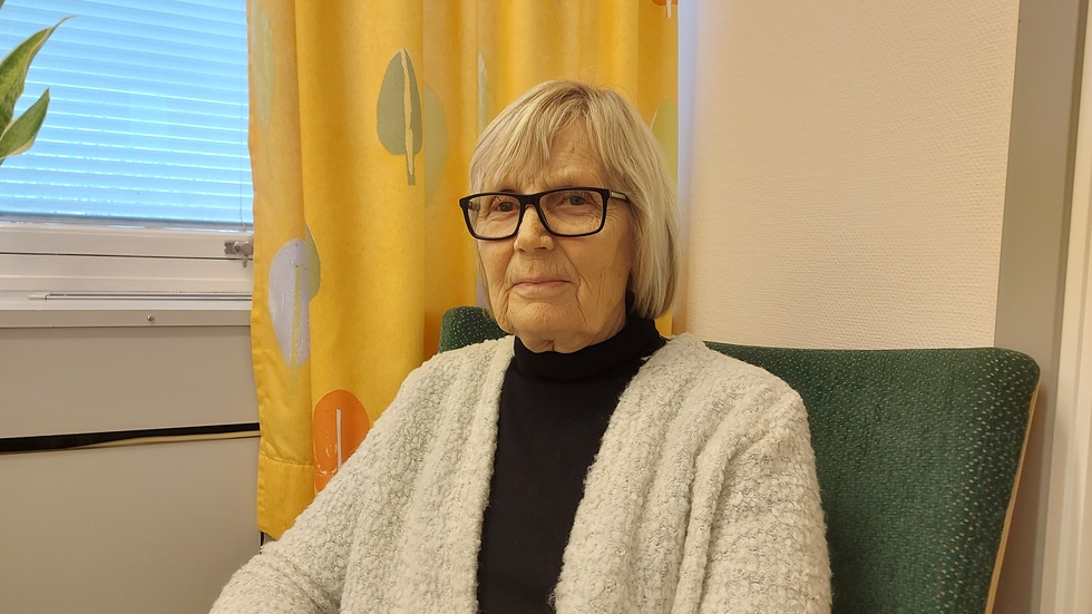 Trebarnsmamman Anne Rinaldo i Hultsfred, som nu är 68 år, tycker det känns skönt att slippa stå i tacksamhetsskuld för den nya njuren.