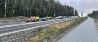 Tonåring till sjukhus efter krock med A-traktor