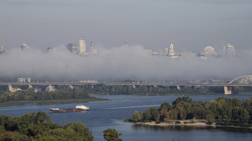 Morgondimma över floden Dnipro i Kiev tidigare i veckan.
