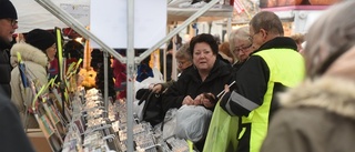 BILDEXTRA: Folkvimlet på Tomasmarknaden