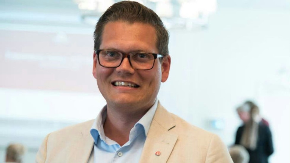 Jonas Hellberg (S) vill tillsammans med partiets toppkandidat Jytte Guteland tackla klimathotet.